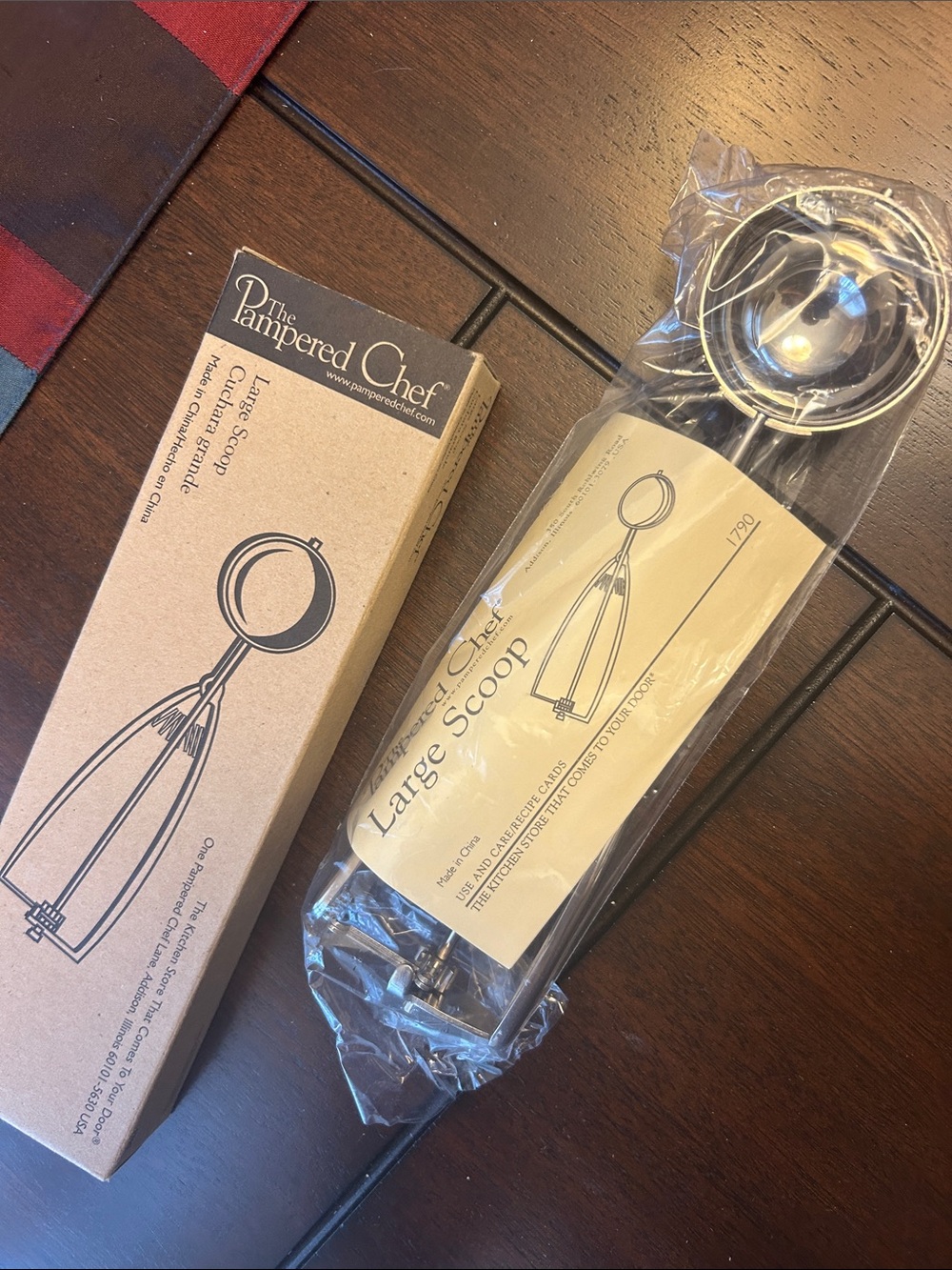 The Pampered Chef Stainless Steel Large Scoop NWOT
